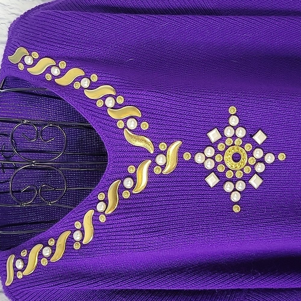 VINTAGE Purple Gold and White Beaded 2pc. Sweater Set Skirt and Sweater - Picture 3 of 10